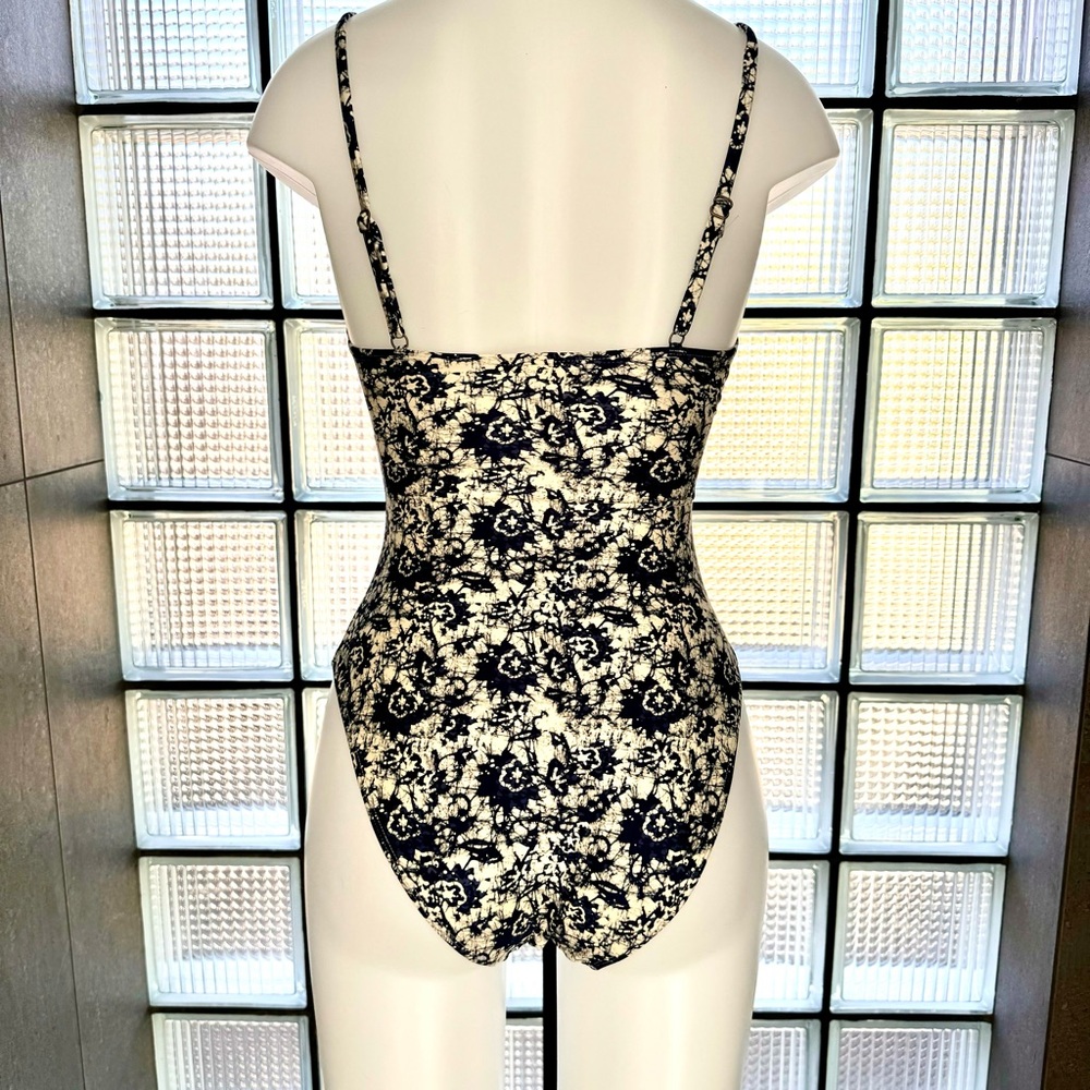 Andie Swim NWT XS The Amalfi One Piece printed Cream Navy Faherty Collaboration - Picture 5 of 10